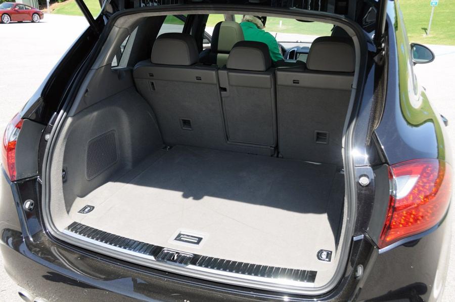  Porsche Cayenne 2011 года  (фото 32 из 107)